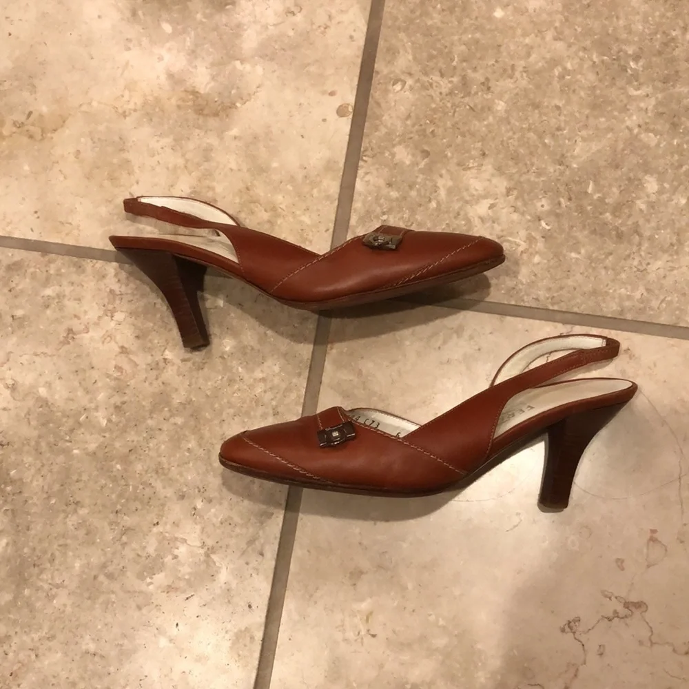 Vintage Salvatore Ferragamo Y2K leather slingback round toe contrast stitch heel